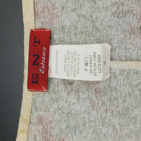 Vintage ENT Entrancy Medium Cream with Mauve, Burgundy & Green Flowers Blouse - Picture 5 of 9